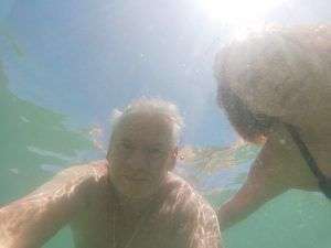 Yuli y JGA bajo el mar