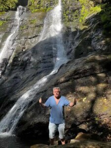 Javier Andrade en cascada